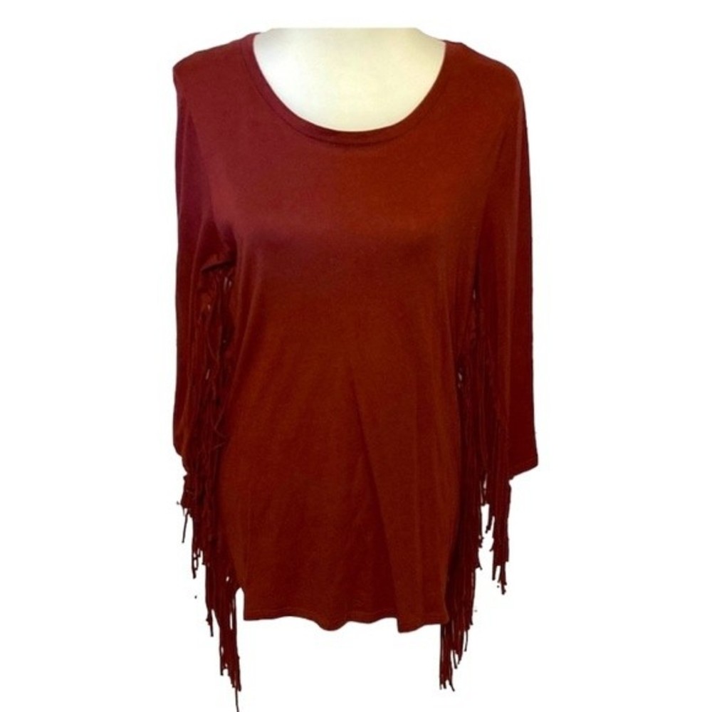 Cha Cha Vente 50/50 cotton/modal wine colored fringed top.